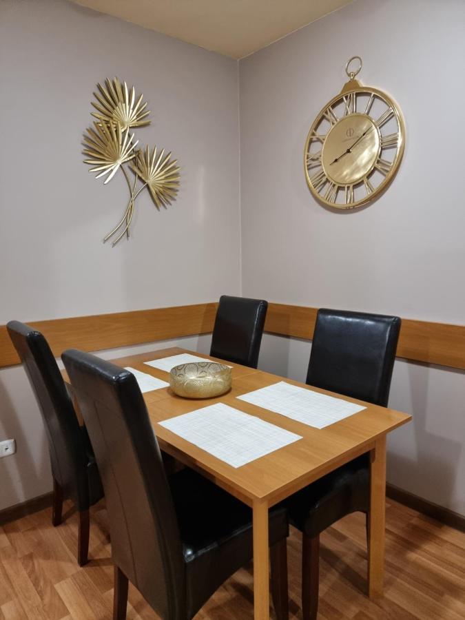 Relax Wellness Manzard Hajduszoboszlo Lägenhet Exteriör bild