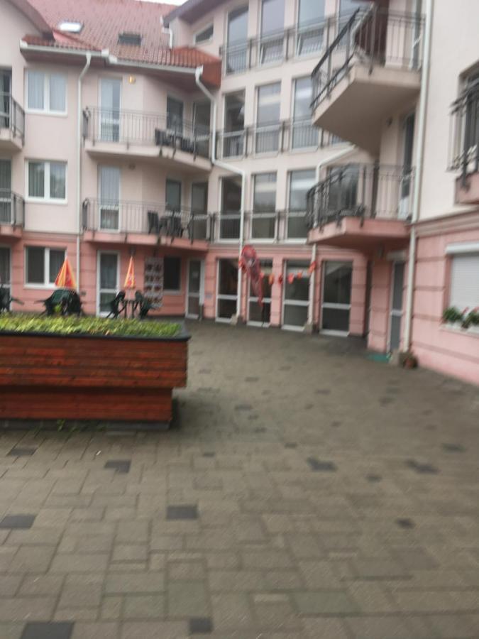 Relax Wellness Manzard Hajduszoboszlo Lägenhet Exteriör bild