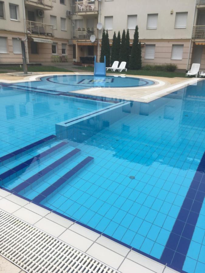 Relax Wellness Manzard Hajduszoboszlo Lägenhet Exteriör bild
