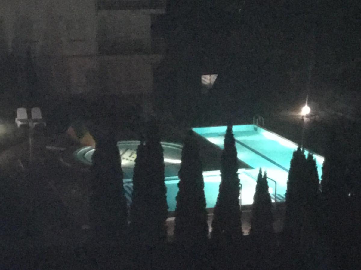 Relax Wellness Manzard Hajduszoboszlo Lägenhet Exteriör bild